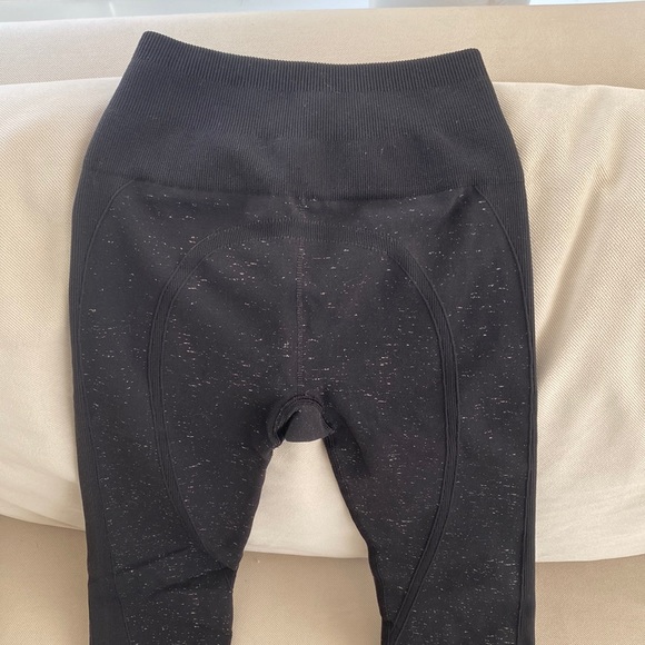 High Waited LuluLemon Leggings - Picture 4 of 8